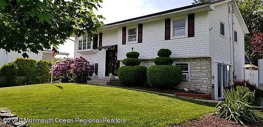 1st image of 304 Suburban Dr