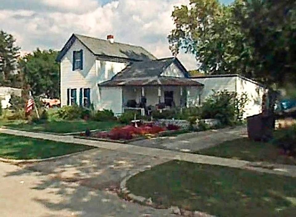 1st image of 626 Lynn St