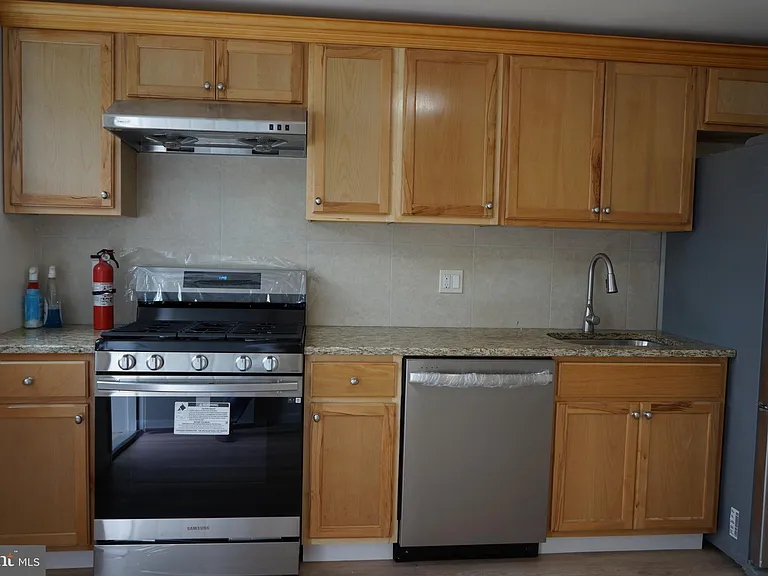 135 Gay St — Photo 8