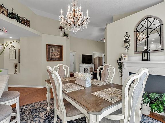3rd image of 1173 Clearpointe Way