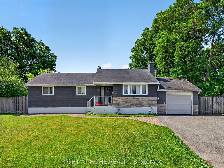 60 Westwood Dr — Photo 2