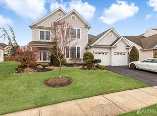 27 Crooked Stick Pl, Monroe Township, NJ 08831