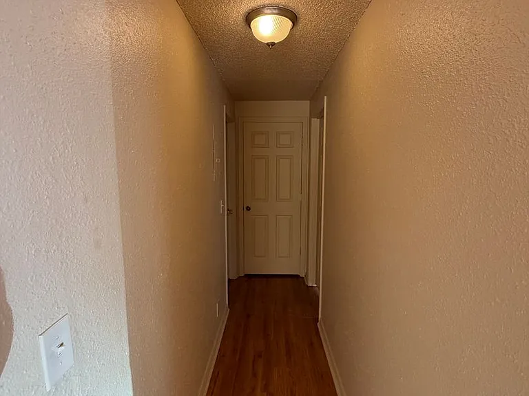 2124 Arthur St #15 — Photo 5