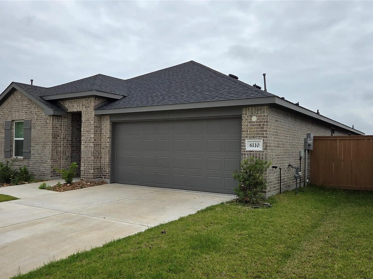 4 bed, 3.0 bath, 2142 sqft, $2,395 — Photo 3