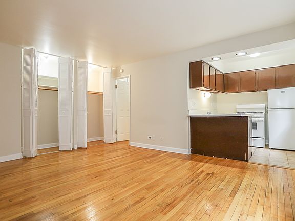4th image of 5917 N Kenmore Ave APT 324