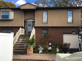 819 Linstead Ln #1, Bellmore, NY 11710