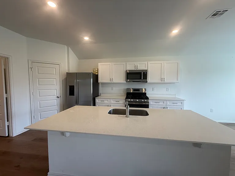 16213 Maroon Dr — Photo 13