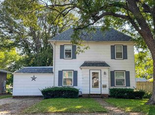 114 7th St SE, Hampton, IA 50441