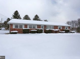 28 S Kemp Rd, Kutztown, PA 19530