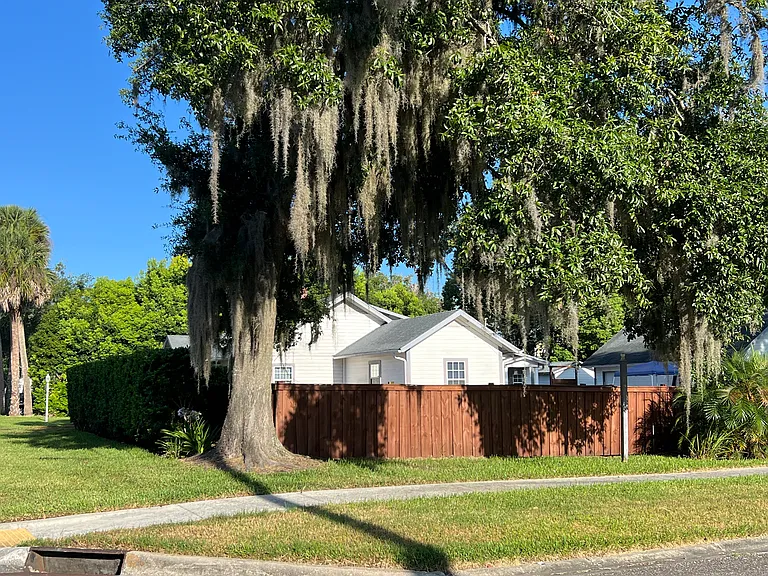 708 Spring St — Photo 3