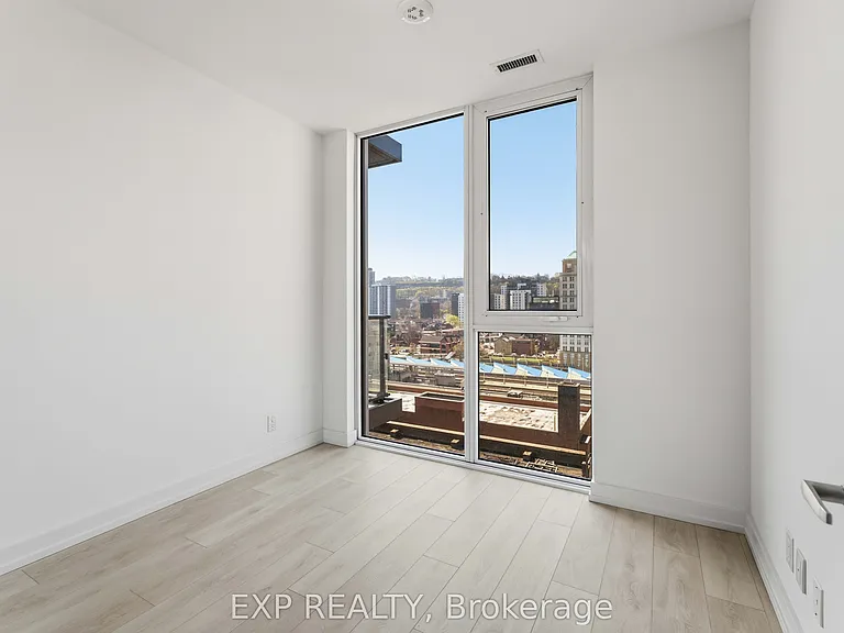 75 James St S #1522 — Photo 5