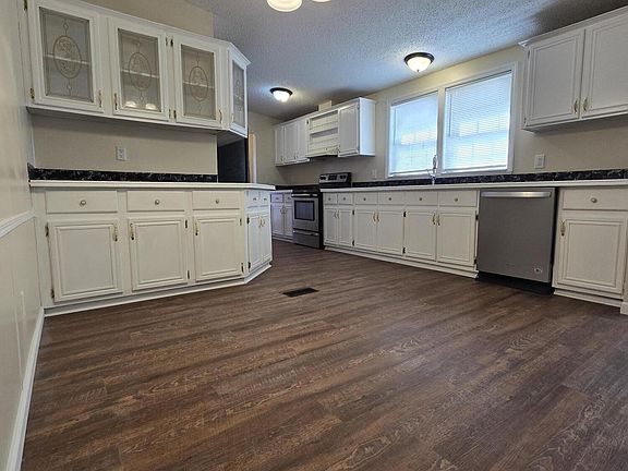 5th image of 1638 Kendall Rd