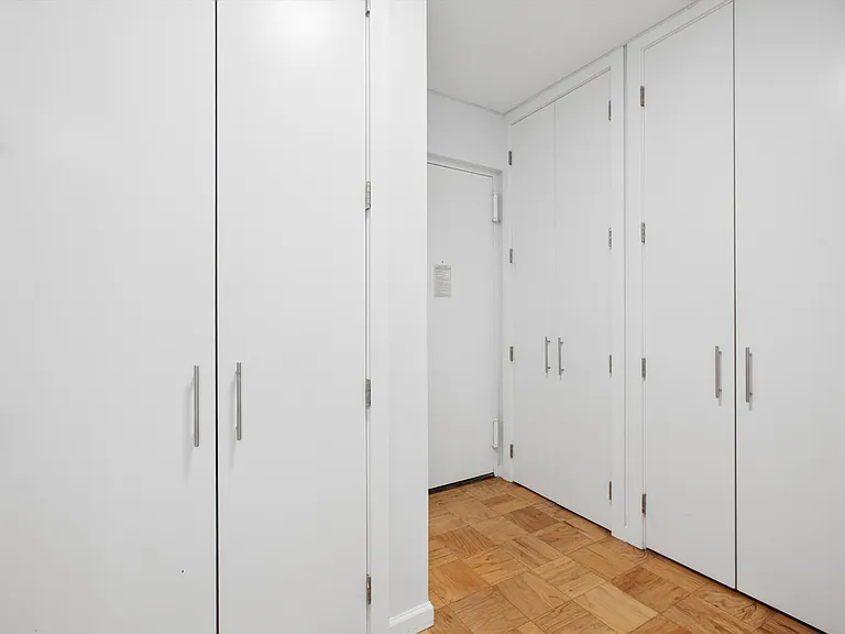 159 W 53rd St #19E — Photo 5