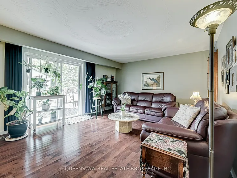 14 Webb St E — Photo 10