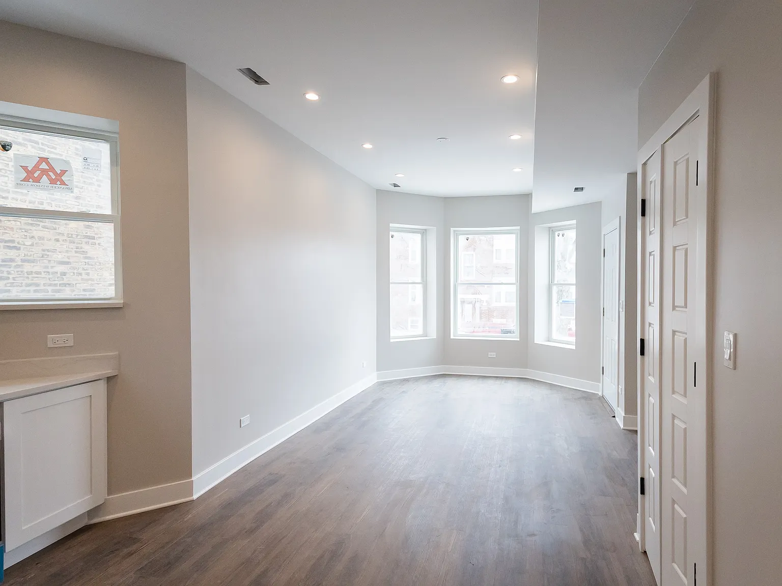 3 bed, 1250 sqft, $950 — Photo 4