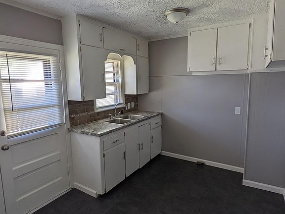 4th image of 1116 S Millwood St #2