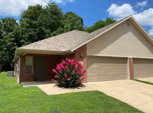 1616 N Willowbrook Dr, Fayetteville, AR 72703