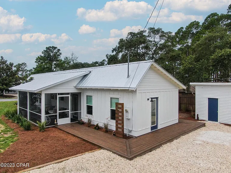 307 Dolphin Dr — Photo 6