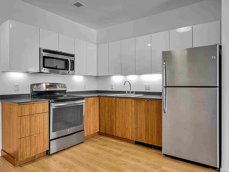 The Emery Apartments — Photo 71