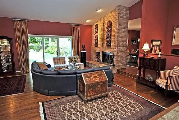 5th image of 11300 Seneca Cir
