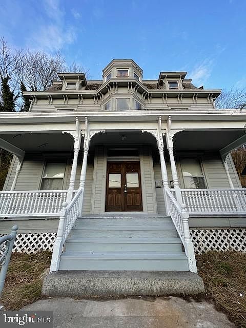 1st image of 32 N Main St
