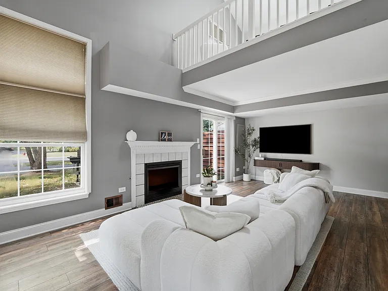 13920 S Cambridge Cir — Photo 3
