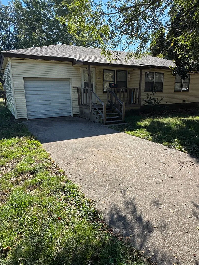 1620 Oklahoma — Photo 1