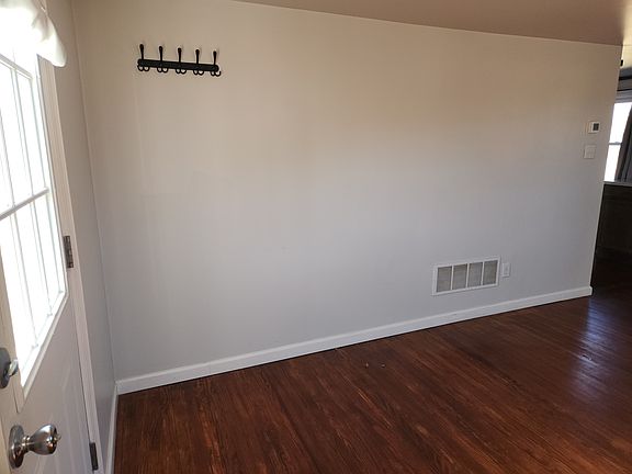 4th image of 192 Union Rd