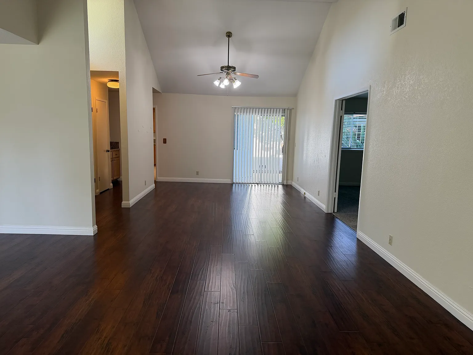 3 bed, 2.0 bath, 1543 sqft, $3,550 — Photo 3