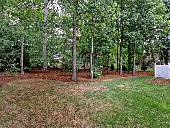 4th image of 116 Trillium Dr