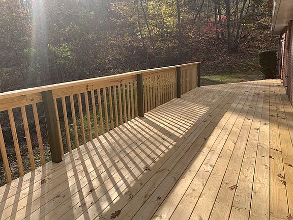 4th image of 211 Deerwalk Cir