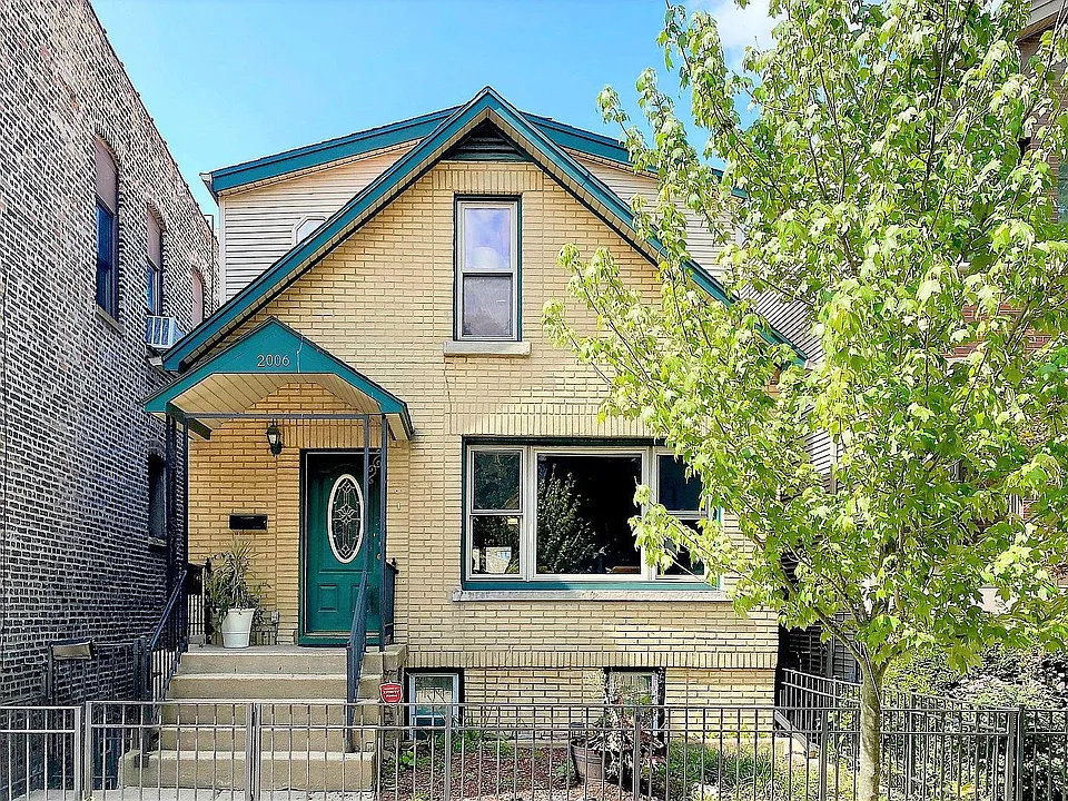 2006 N Hoyne Ave