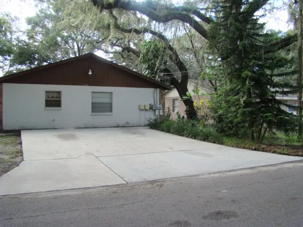 8204 Hillsborough Ln, Tampa, FL 33604