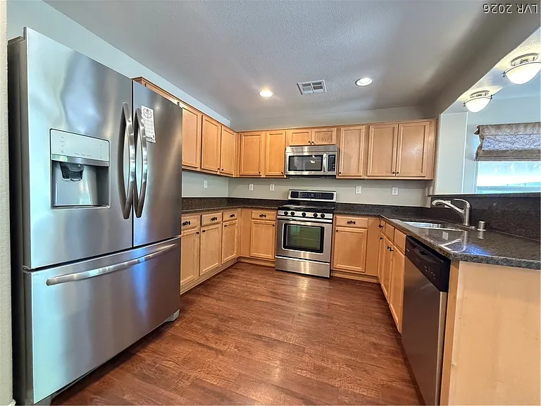 856 Pittston Ave — Photo 9