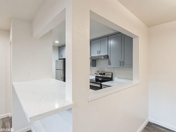 Kitchen with dining countertop
