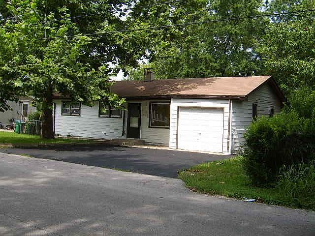 1st image of 920 Bonnie Brook Ln