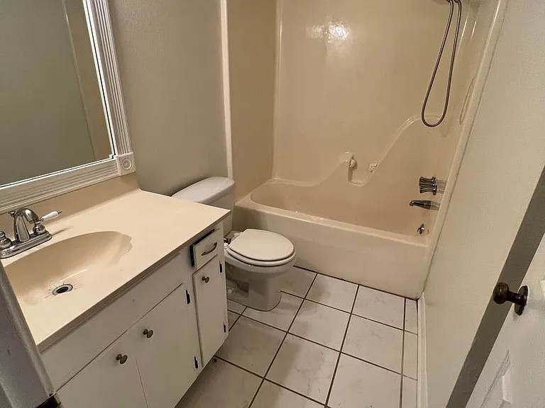 5335 Lauri Ln — Photo 15