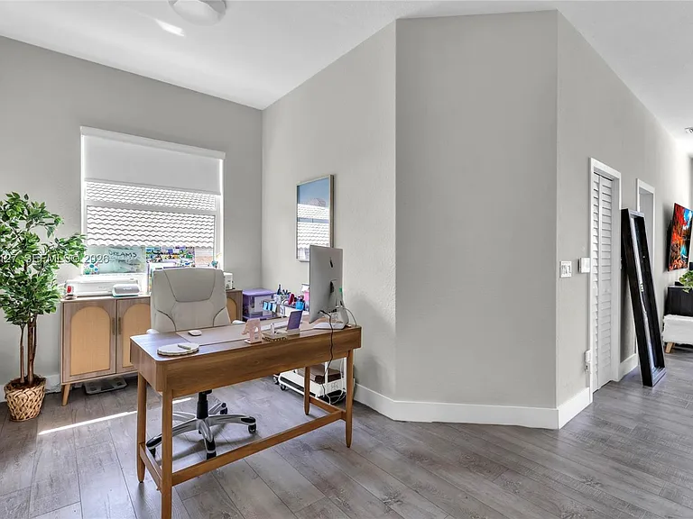 4904 SW 166th Ave — Photo 15