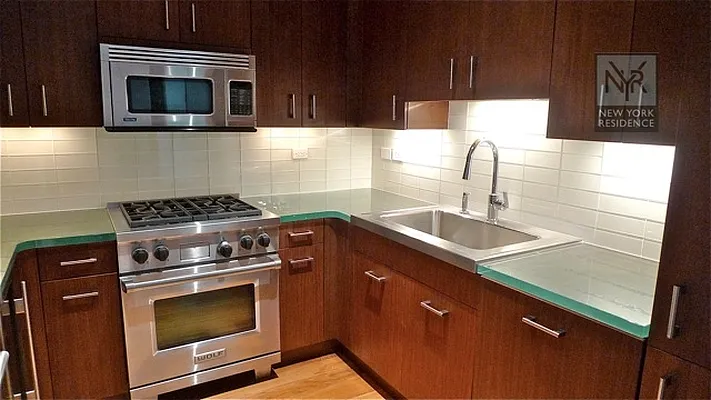 Sold by New York Residence | media 7