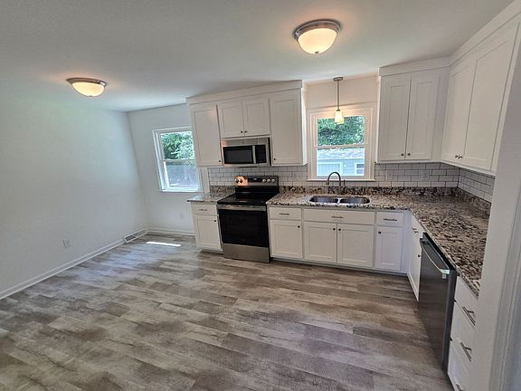 3rd image of 206 Bull Run Dr