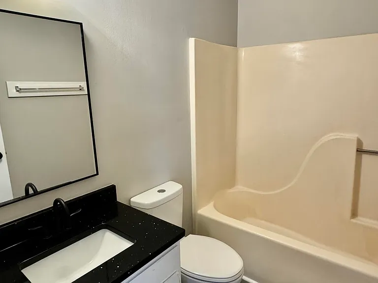 3211 Summer Pl #14 — Photo 9