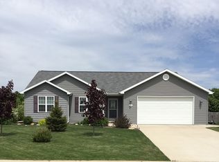 2356 Spring Meadow Dr, Neenah, WI 54956