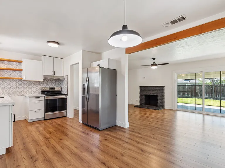 4014 E Buckingham Way — Photo 7