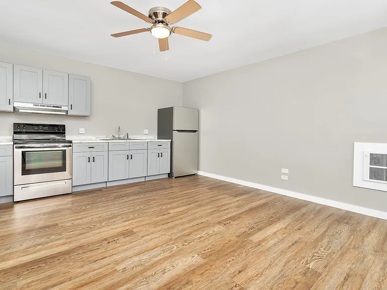 1136 W Kennedy Rd #3 — Photo 2