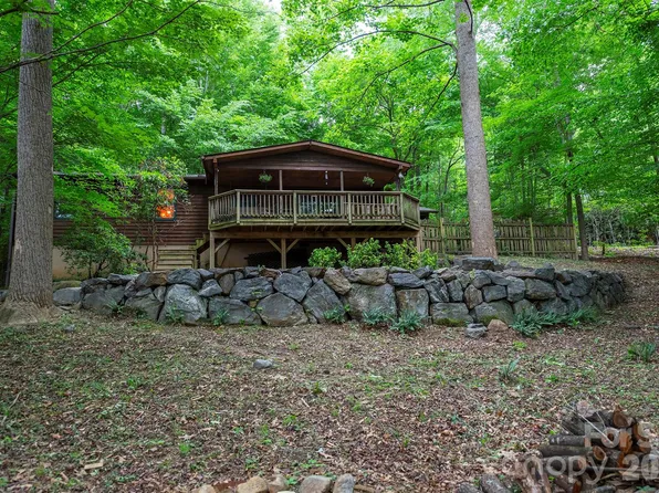 23 Hunting Lodge Dr, Black Mountain, NC 28711