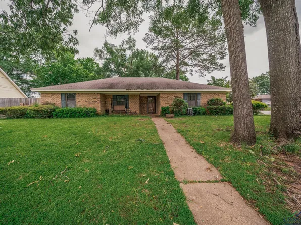 2806 Spruce St, Kilgore, TX 75662