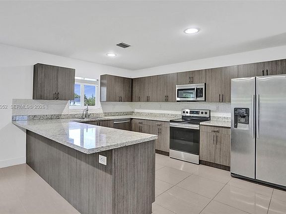 3rd image of 10770 SW 149th St