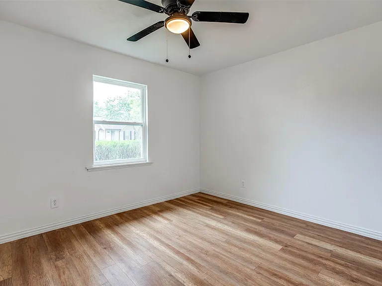 2605 Western Dr — Photo 21