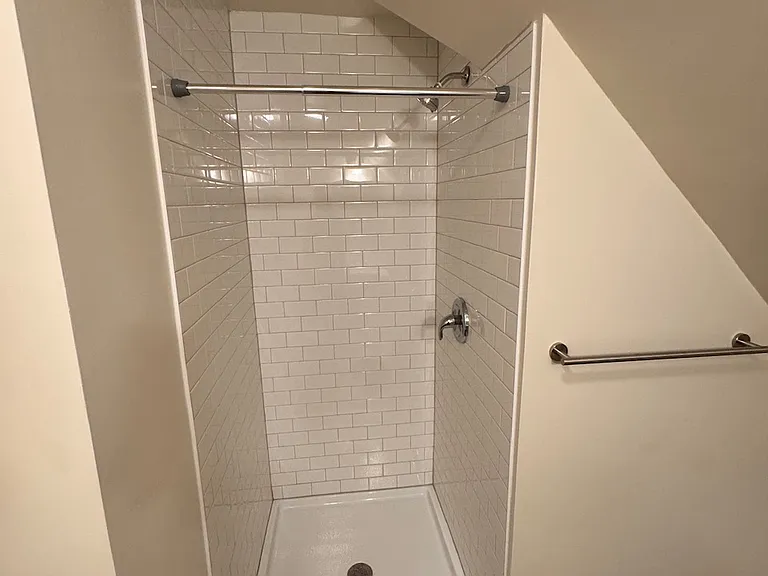 15745 Drexel Ave — Photo 10