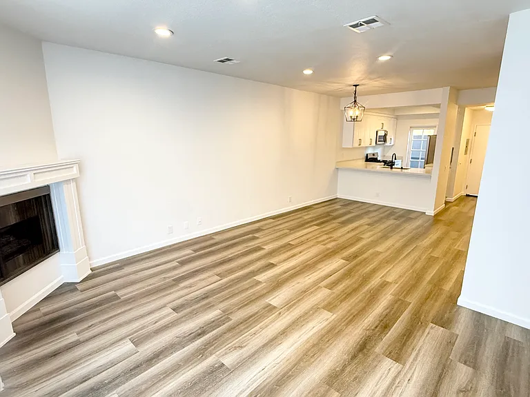 1026 N Croft Ave #103 — Photo 1